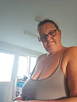 MissQueenBeex online show from 05.25.26