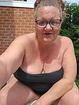 MissQueenBeex online show from 05.28.26