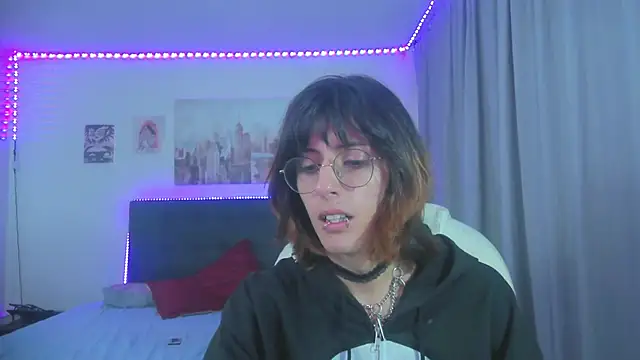 Snapshot of goth_minerva chatting on 07.17.26 goth minerva online show from 07.17.26