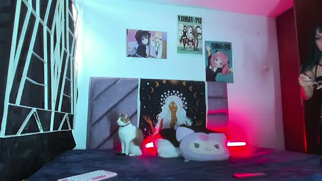 KARINNA  RAVEN online show from 11.20.25