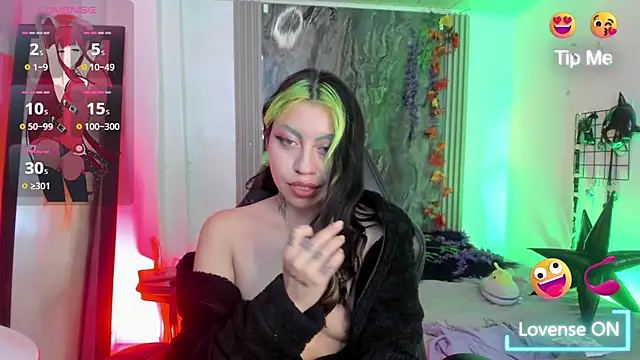 Snapshot of midory_ chatting on 10.15.25 midory online show from 10.15.25