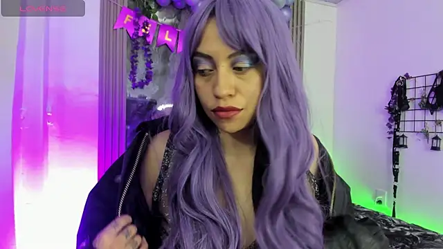 Snapshot of midory_ chatting on 11.22.25 midory online show from 11.22.25