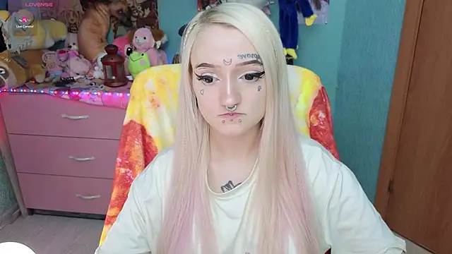 Snapshot of Manuela_unicorn chatting on 11.26.25 Manuela unicorn online show from 11.26.25