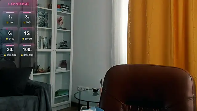 Snapshot of Lillllos chatting on 11.29.25 Lillllos online show from 11.29.25