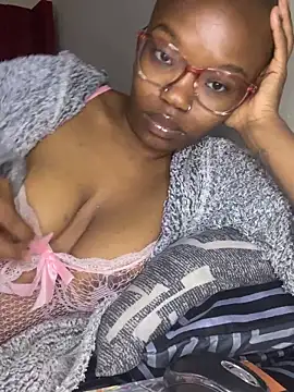 YummyMelanin117 online show from 10.23.25