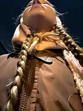 Snapshot of bambi_lu chatting on 10.12.25 bambi lu online show from 10.12.25