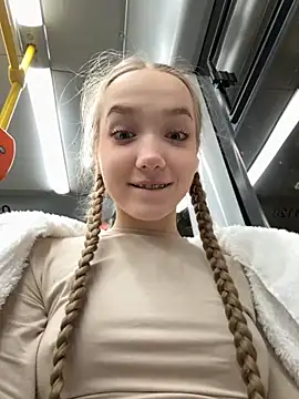 Snapshot of bambi_lu chatting on 10.31.25 bambi lu online show from 10.31.25