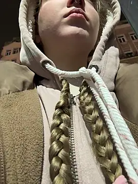 Snapshot of bambi_lu chatting on 11.01.25 bambi lu online show from 11.01.25