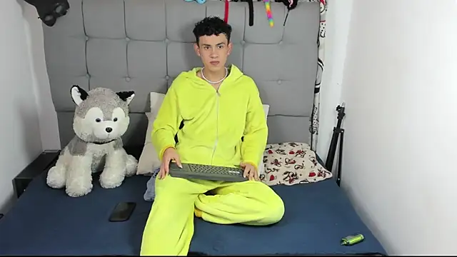 Snapshot of jeims_hotboy chatting on 10.12.25 jeims hotboy online show from 10.12.25