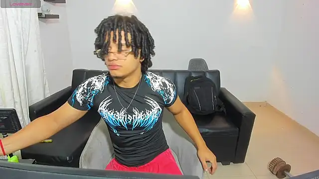 Snapshot of samxx_muscle chatting on 06.20.26 samxx muscle online show from 06.20.26