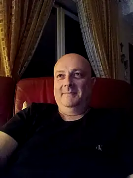 Snapshot of Alexis_Bull chatting on 04.19.26 Alexis Bull online show from 04.19.26