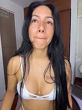 ArianaReynoldss online show from 03.26.26