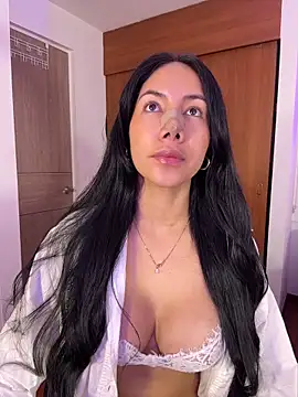 ArianaReynoldss online show from 05.10.26