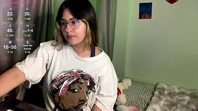 Snapshot of emma__bell_ chatting on 09.25.25 emma bell online show from 09.25.25