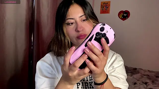 Snapshot of emma__bell_ chatting on 09.29.25 emma bell online show from 09.29.25