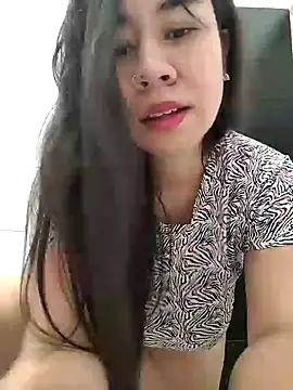 Snapshot of Yuli_Mars chatting on 11.27.25 Yuli Mars online show from 11.27.25