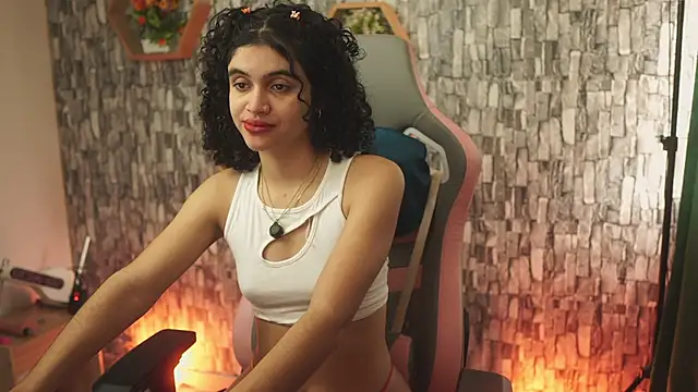Snapshot of bonniie_98_ chatting on 05.19.26 bonniie 98 online show from 05.19.26