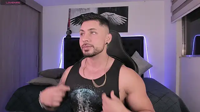 Snapshot of santi_aesthetic chatting on 04.17.26 santi aesthetic online show from 04.17.26
