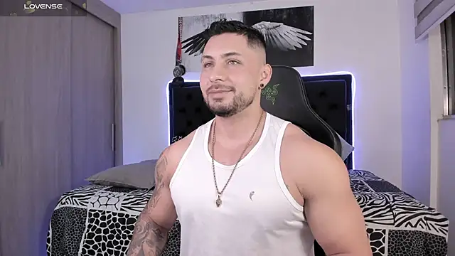 Snapshot of santi_aesthetic chatting on 05.21.26 santi aesthetic online show from 05.21.26