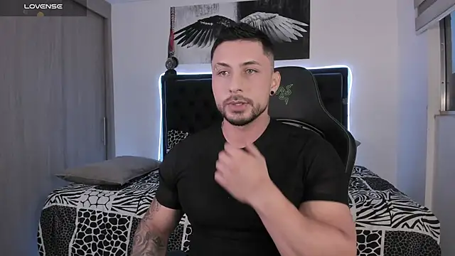 Snapshot of santi_aesthetic chatting on 05.23.26 santi aesthetic online show from 05.23.26