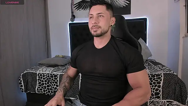 Snapshot of santi_aesthetic chatting on 05.30.26 santi aesthetic online show from 05.30.26