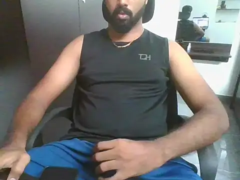 Snapshot of lovelyakash69 chatting on 10.17.25 lovelyakash69 online show from 10.17.25