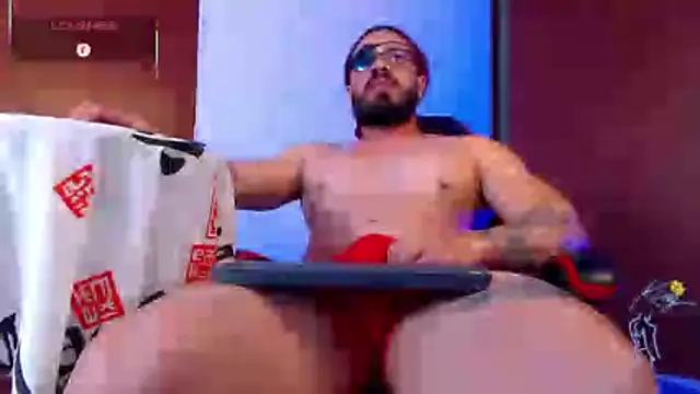 Snapshot of pirata_fitness chatting on 07.08.26 pirata fitness online show from 07.08.26