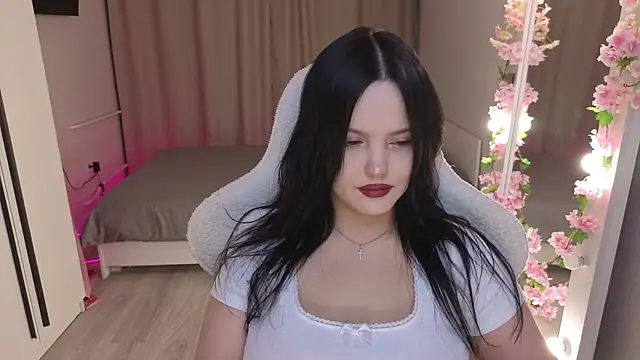 Betty  Davvis online show from 11.21.25