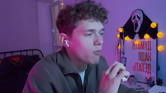 DanyDavis online show from 10.30.25