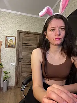 Snapshot of MariannaSida chatting on 04.02.26 MariannaSida online show from 04.02.26