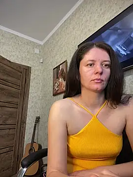 Snapshot of MariannaSida chatting on 04.08.26 MariannaSida online show from 04.08.26