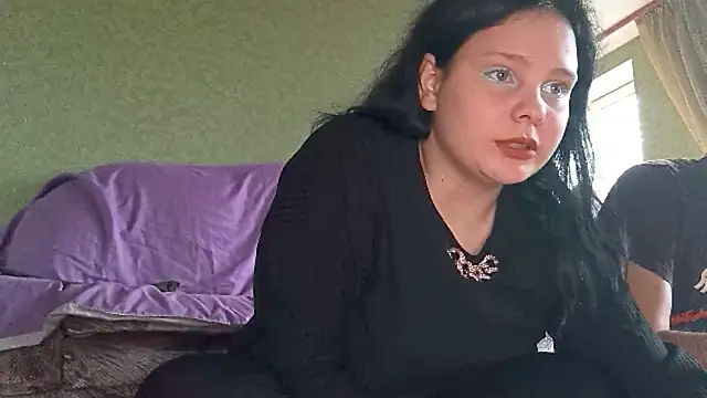 Snapshot of SweetPiggyx chatting on 05.18.26 SweetPiggyx online show from 05.18.26