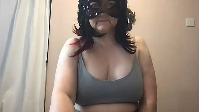 Raven Magical Milf online show from 10.25.25