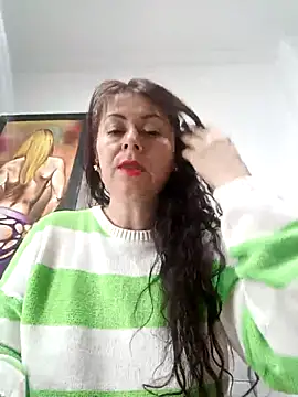 Snapshot of lunadicty chatting on 02.25.25 lunadicty online show from 02.25.25