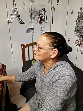 Snapshot of katrina_perez chatting on 02.05.26 katrina perez online show from 02.05.26