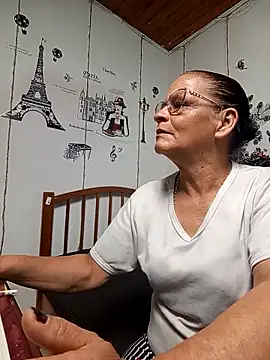 Snapshot of katrina_perez chatting on 02.15.26 katrina perez online show from 02.15.26