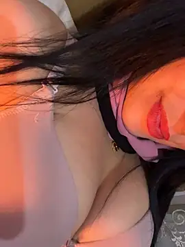 QueenLujaine online show from 03.05.26