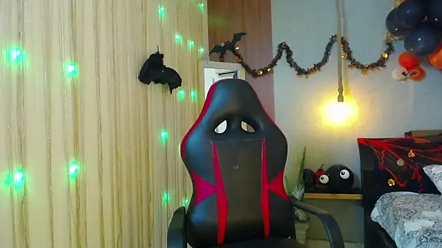 Snapshot of black_king_241 chatting on 10.30.25 black king 241 online show from 10.30.25