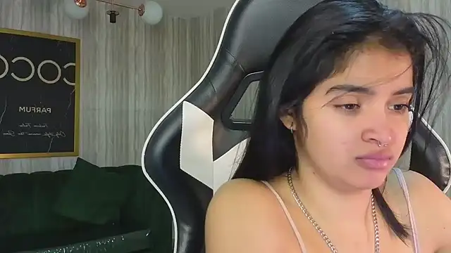 Snapshot of clementine_t chatting on 11.18.25 clementine t online show from 11.18.25