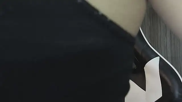 Snapshot of clementine_t chatting on 11.19.25 clementine t online show from 11.19.25