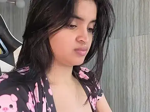 Snapshot of clementine_t chatting on 11.24.25 clementine t online show from 11.24.25