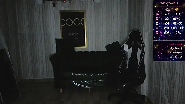 Snapshot of clementine_t chatting on 11.25.25 clementine t online show from 11.25.25