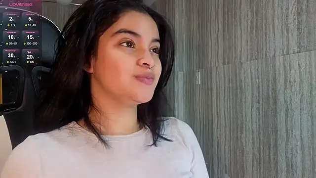 Snapshot of clementine_t chatting on 11.27.25 clementine t online show from 11.27.25