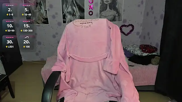 Snapshot of Medussa_katt chatting on 10.24.25 Medussa katt online show from 10.24.25