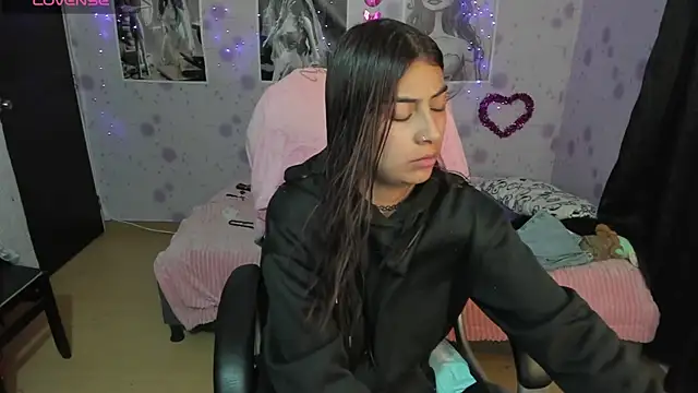 Snapshot of Medussa_katt chatting on 11.12.25 Medussa katt online show from 11.12.25