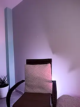 Alicia Montess online show from 10.19.25