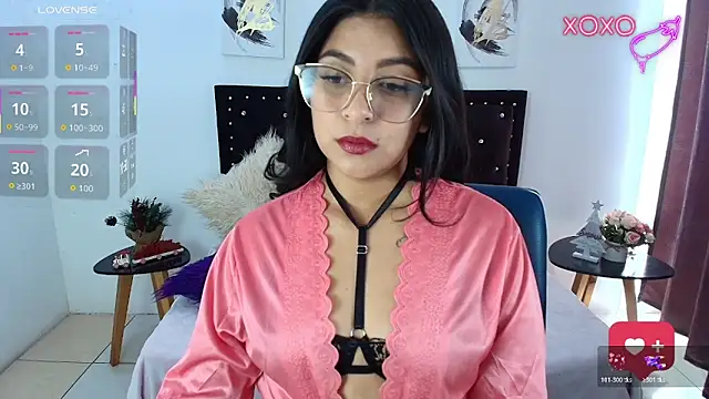 Ariana F W online show from 12.19.25