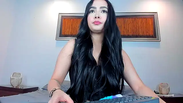 Snapshot of Bella__hamilton chatting on 06.22.26 Bella hamilton online show from 06.22.26