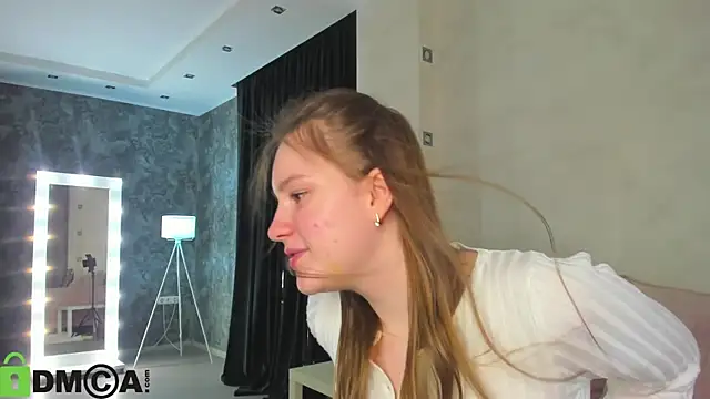 Candy Cansew online show from 10.20.25