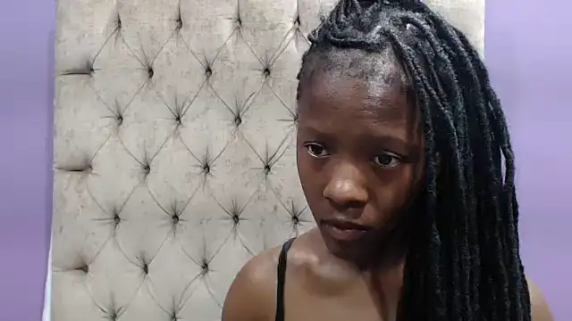 Snapshot of sexykea2002x chatting on 09.15.25 sexykea2002x online show from 09.15.25